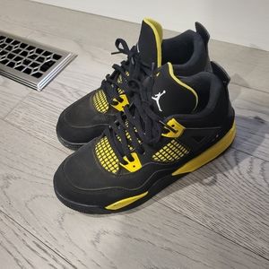 Jordan retro 4 Thunder